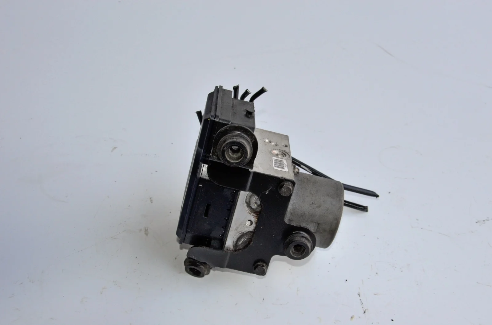 Блок abs Volkswagen Tiguan 2006+ 5N0614109Q 5N1