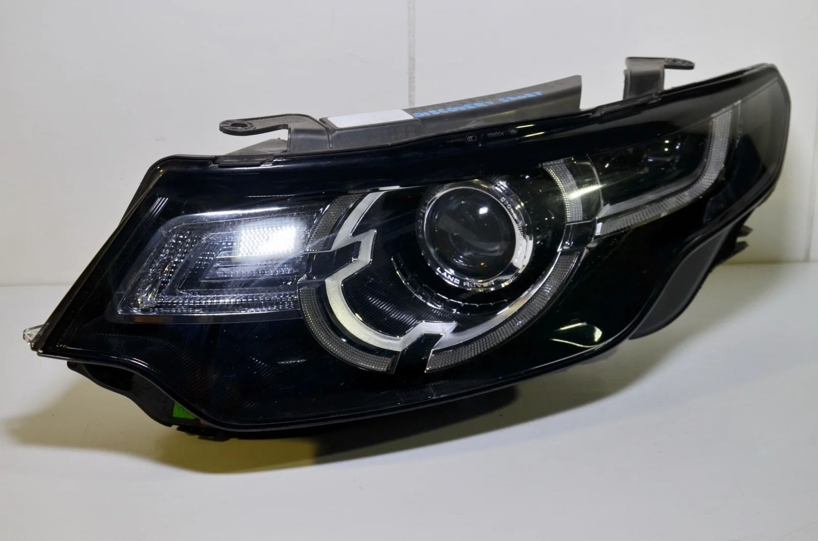 Фара LAND ROVER DISCOVERY SPORT 2015+ LR072823 L550, левая
