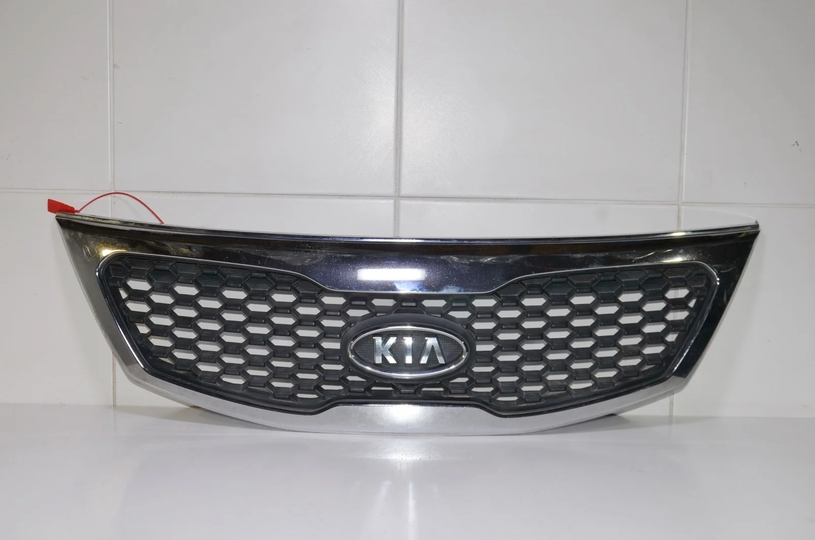 Решетка радиатора KIA SORENTO 2009+ 863502P000 XM