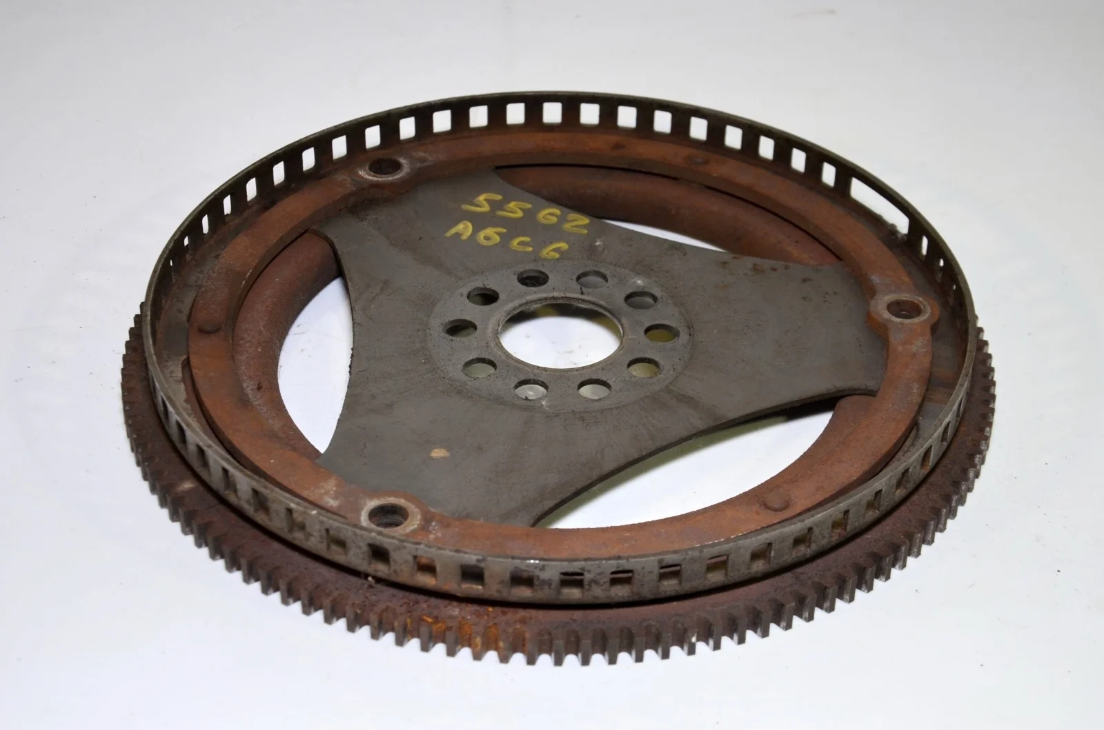 Маховик AUDI A6 2004+ 06E105323B C6 3.2 AUK/BKH