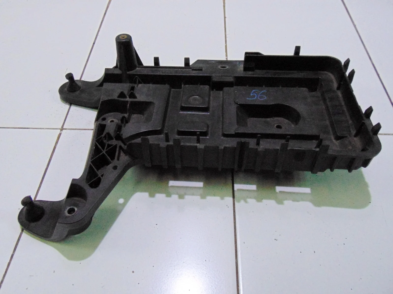 Площадка АКБ VOLKSWAGEN TIGUAN 2006+ 1K0915333H NF