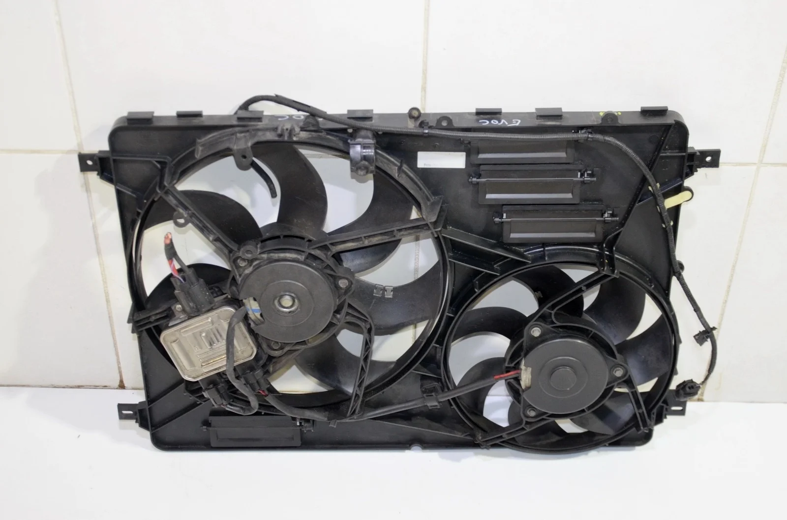 Вентилятор радиатора LAND ROVER RANGE ROVER EVOQUE 2011+ LR024292 L538 2.0L