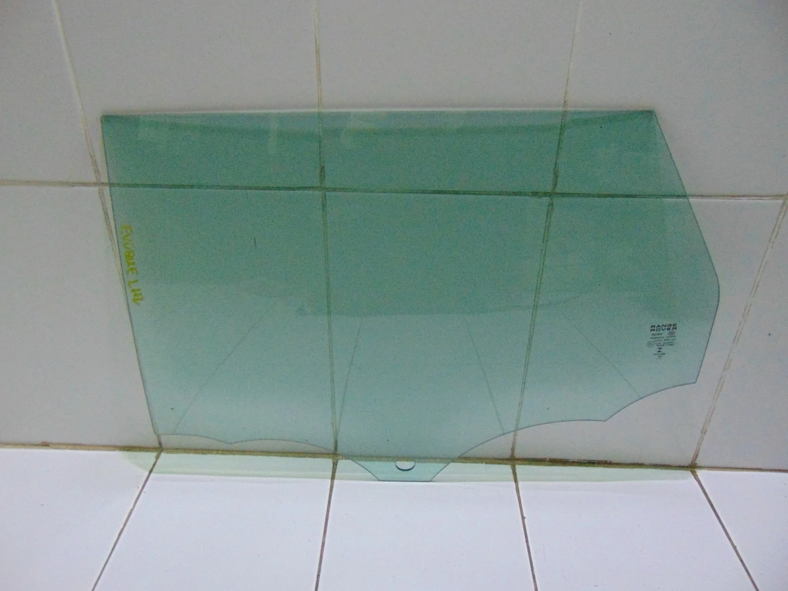 Стекло двери LAND ROVER RANGE ROVER EVOQUE 2011- 2018 LR044530 L538, заднее левое