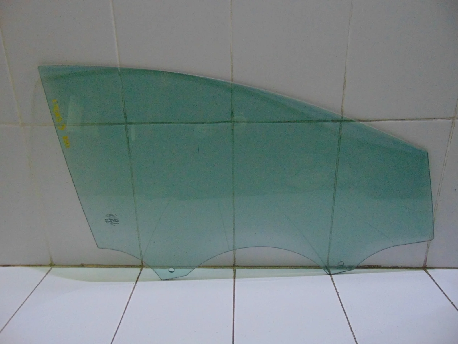 Стекло двери FORD FOCUS 2011-2019 1742301 3, переднее правое