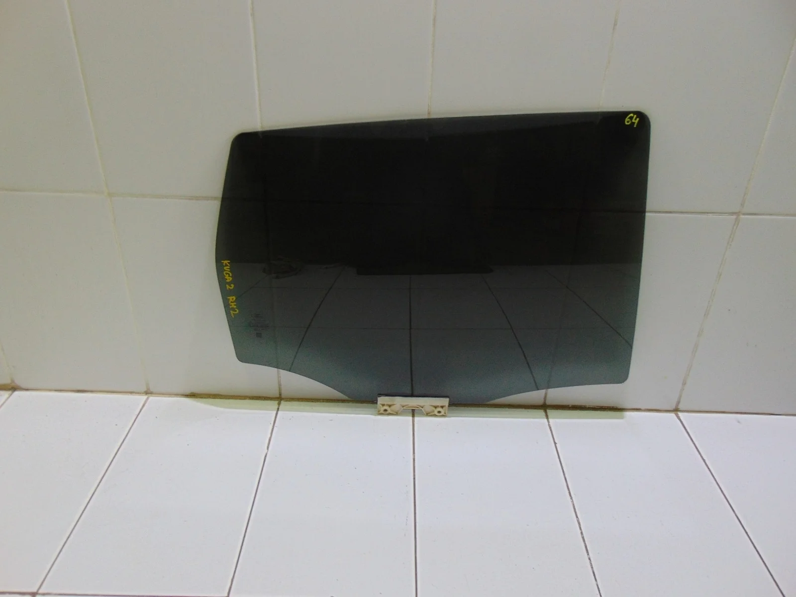 Стекло двери FORD KUGA 2 2011-2019 1805750, заднее правое