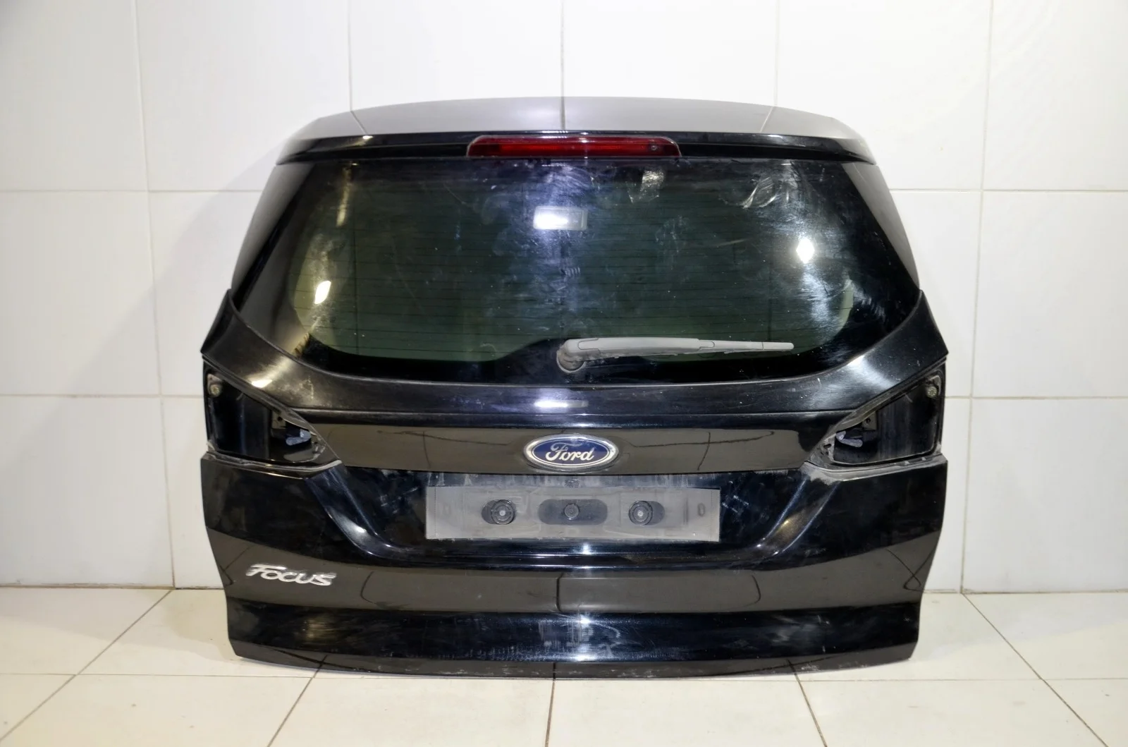 Крышка багажника FORD FOCUS 2010-2019 1834446 3 УНИВЕРСАЛ
