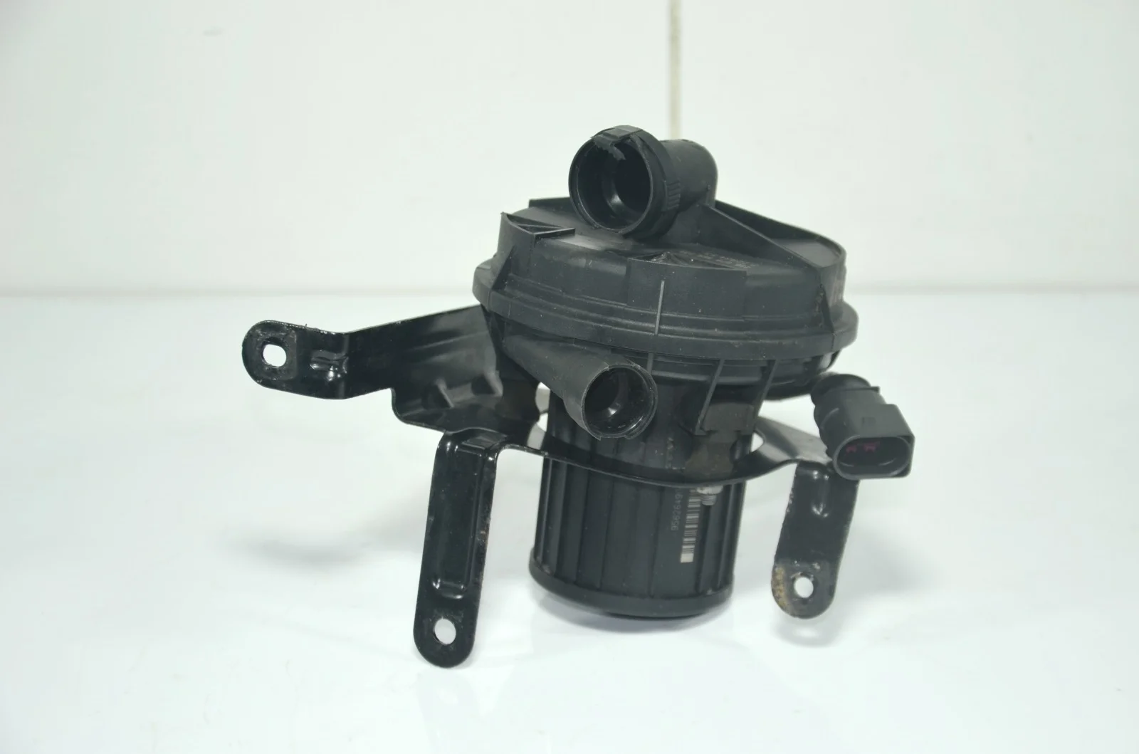 Вакуумный насос AUDI Q5 2008+ 079959231 8R 3.2 FSI