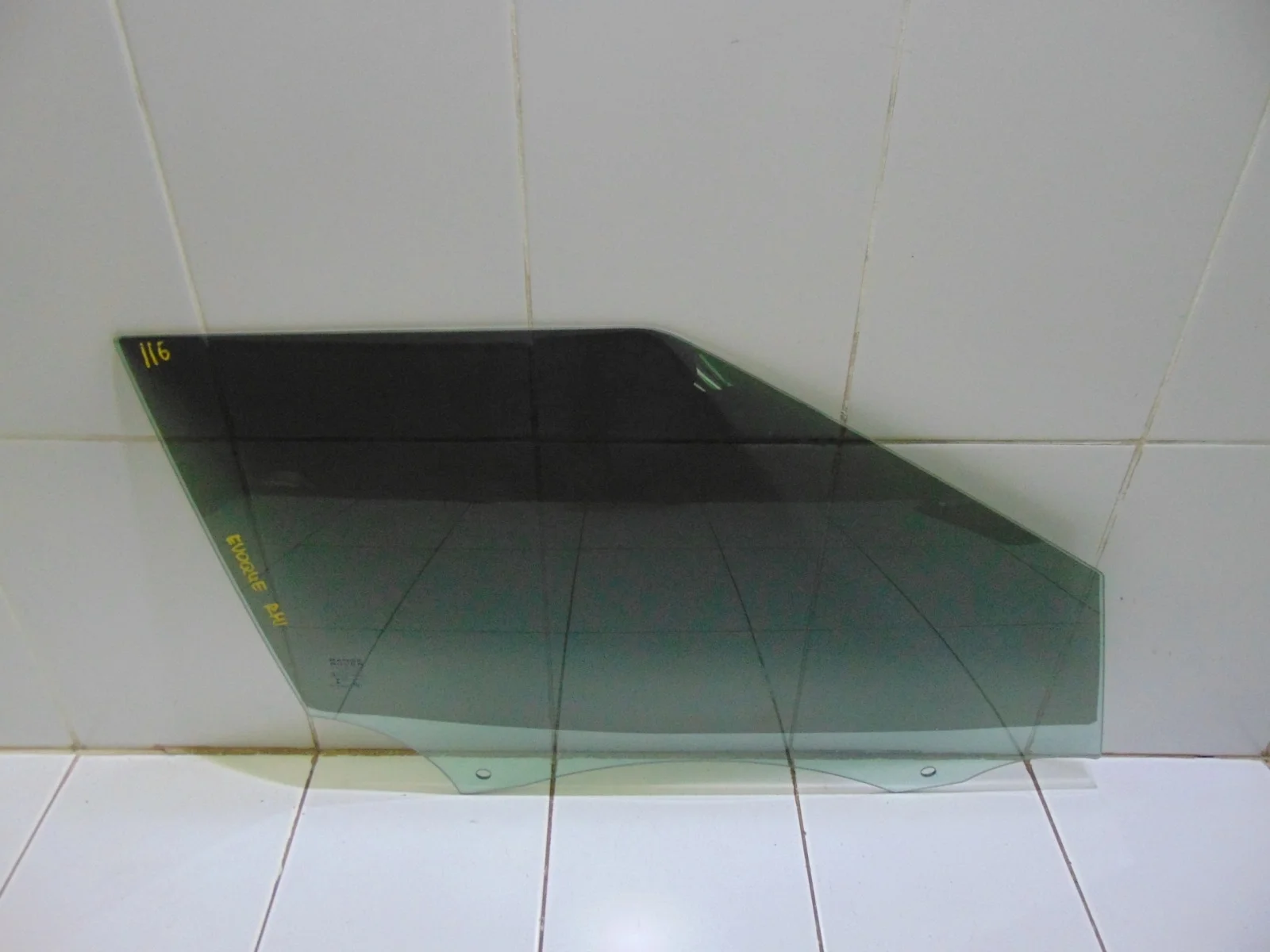 Стекло двери LAND ROVER Range Rover Evoque 2011-2018 LR044525, переднее правое