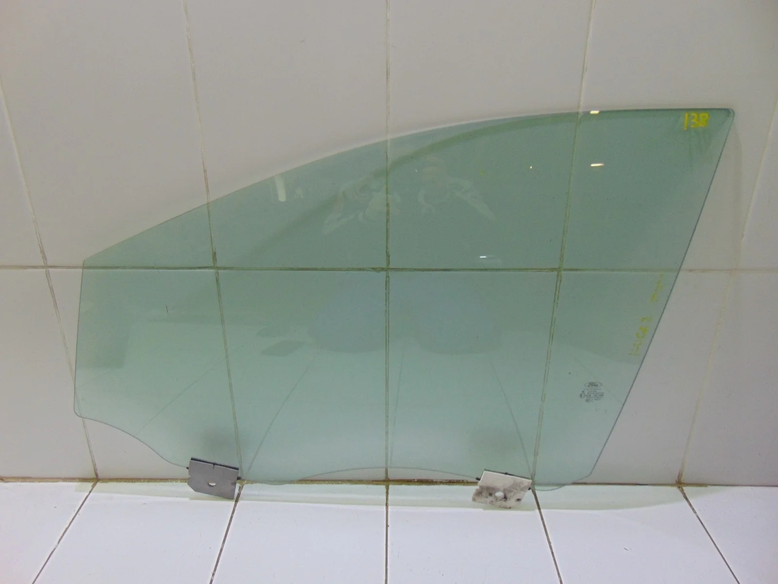 Стекло двери FORD KUGA 2012-2019 5213278, переднее левое