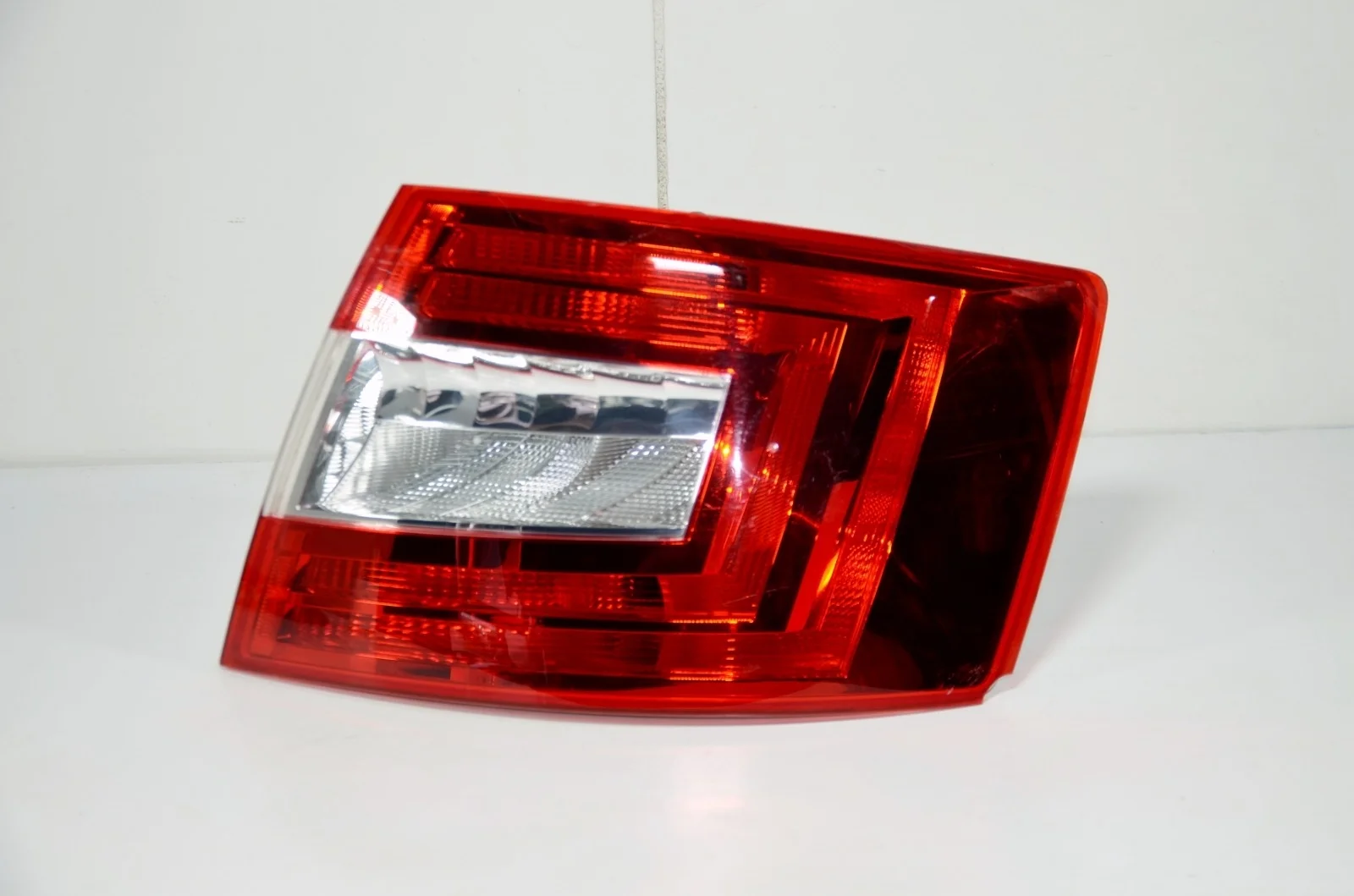 Фонарь SKODA OCTAVIA 2012+ 5E5945112 A7, правый