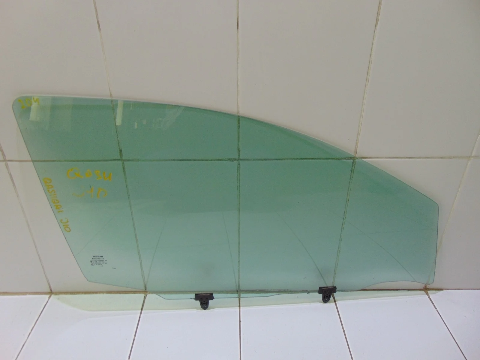 Стекло двери NISSAN QASHQAI 2006-2013 80300JD000 J10, переднее правое