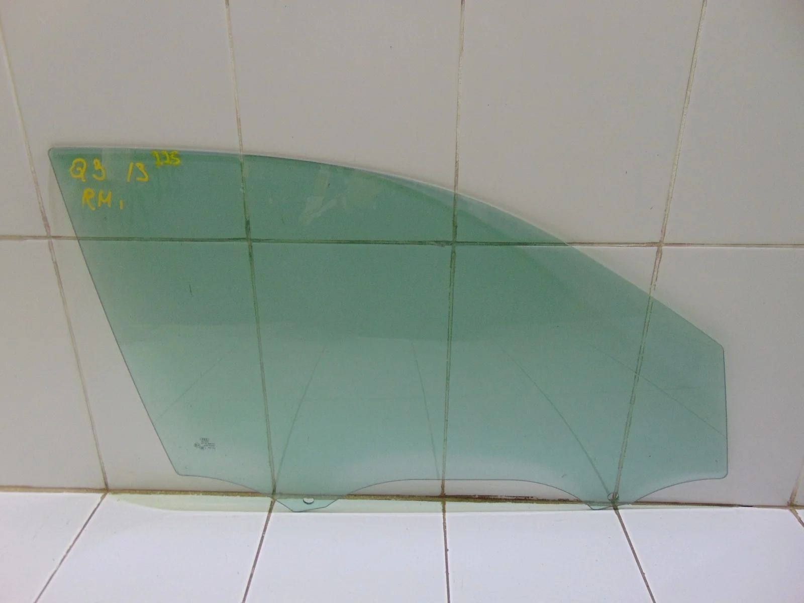 Стекло двери AUDI Q3 2012-2018 8U0845202 8U 2.0, переднее правое