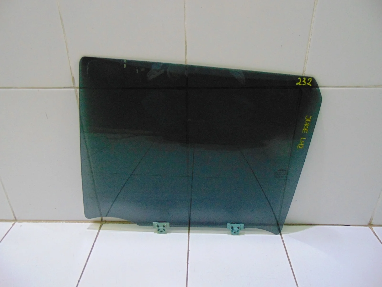 Стекло двери NISSAN JUKE F15 2011-2019 823011KA1A, заднее левое