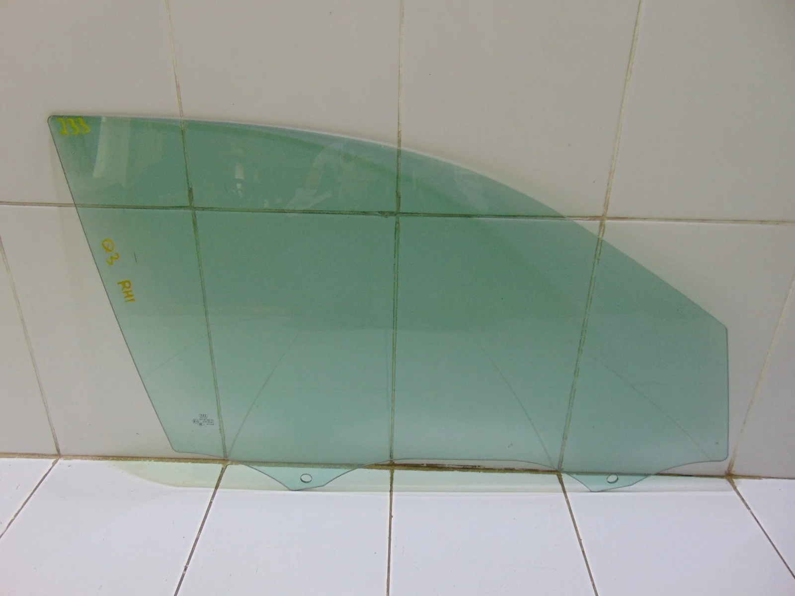 Стекло двери AUDI Q3 2011-2018 8U0845202 8U 2.0, переднее правое