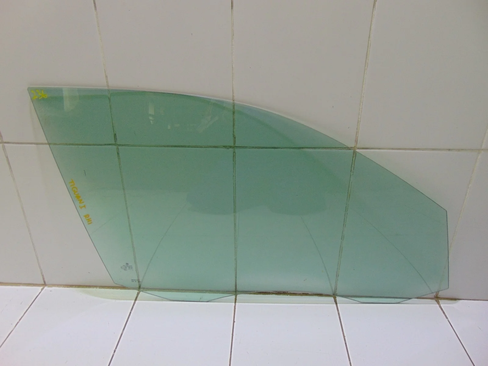 Стекло двери VOLKSWAGEN TIGUAN 2007-2011 5N0845202 1 2.0, переднее правое