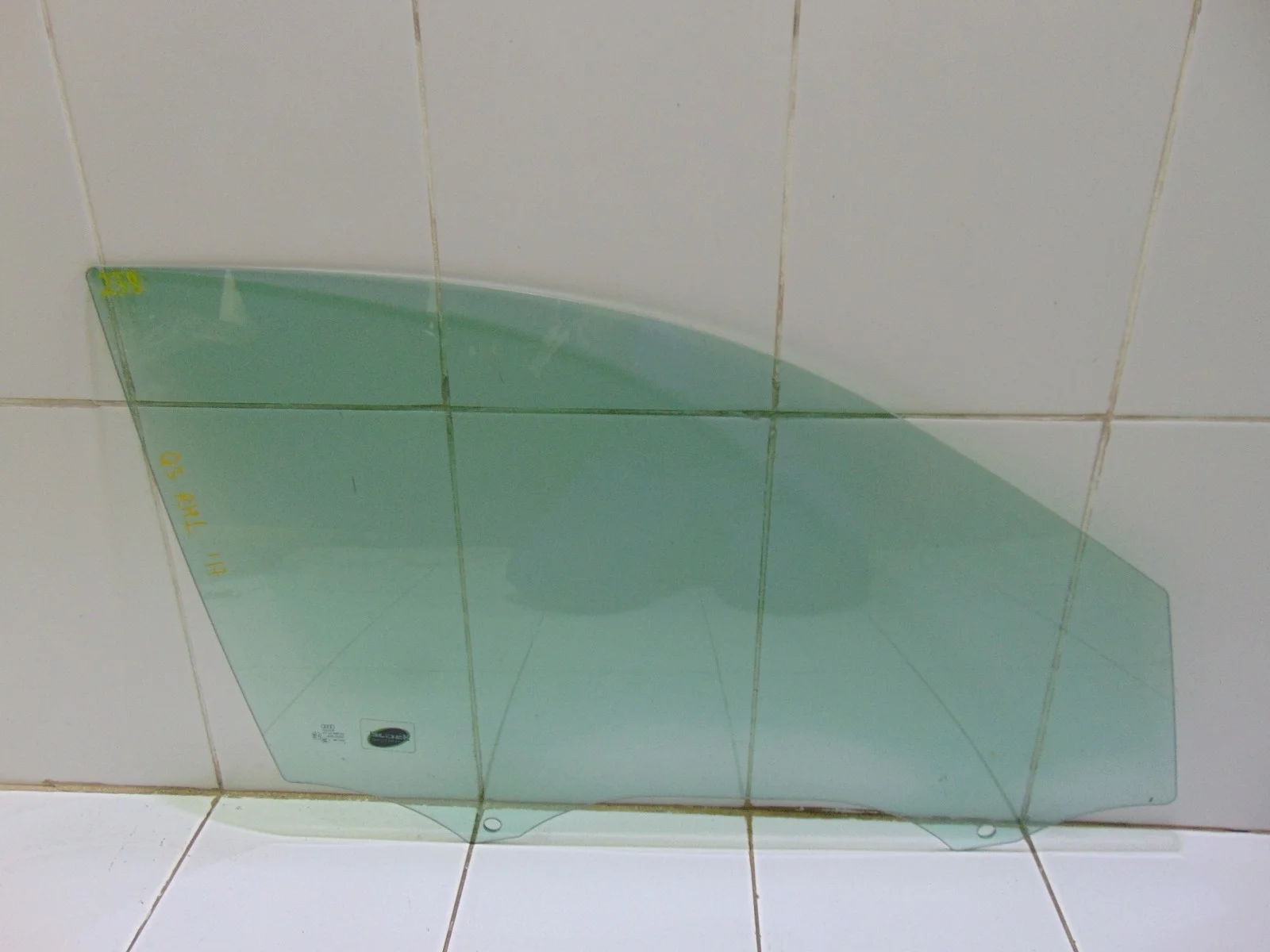 Стекло двери AUDI Q3 2011-2018 8U0845202 8U 2.0, переднее правое
