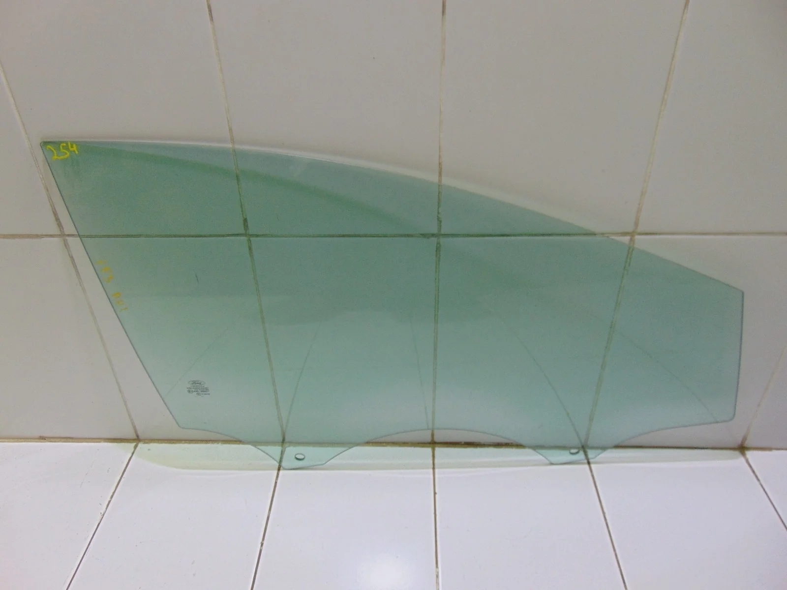 Стекло двери FORD FOCUS 2011-2018 F1EZ5821410A 3 2.0, переднее правое