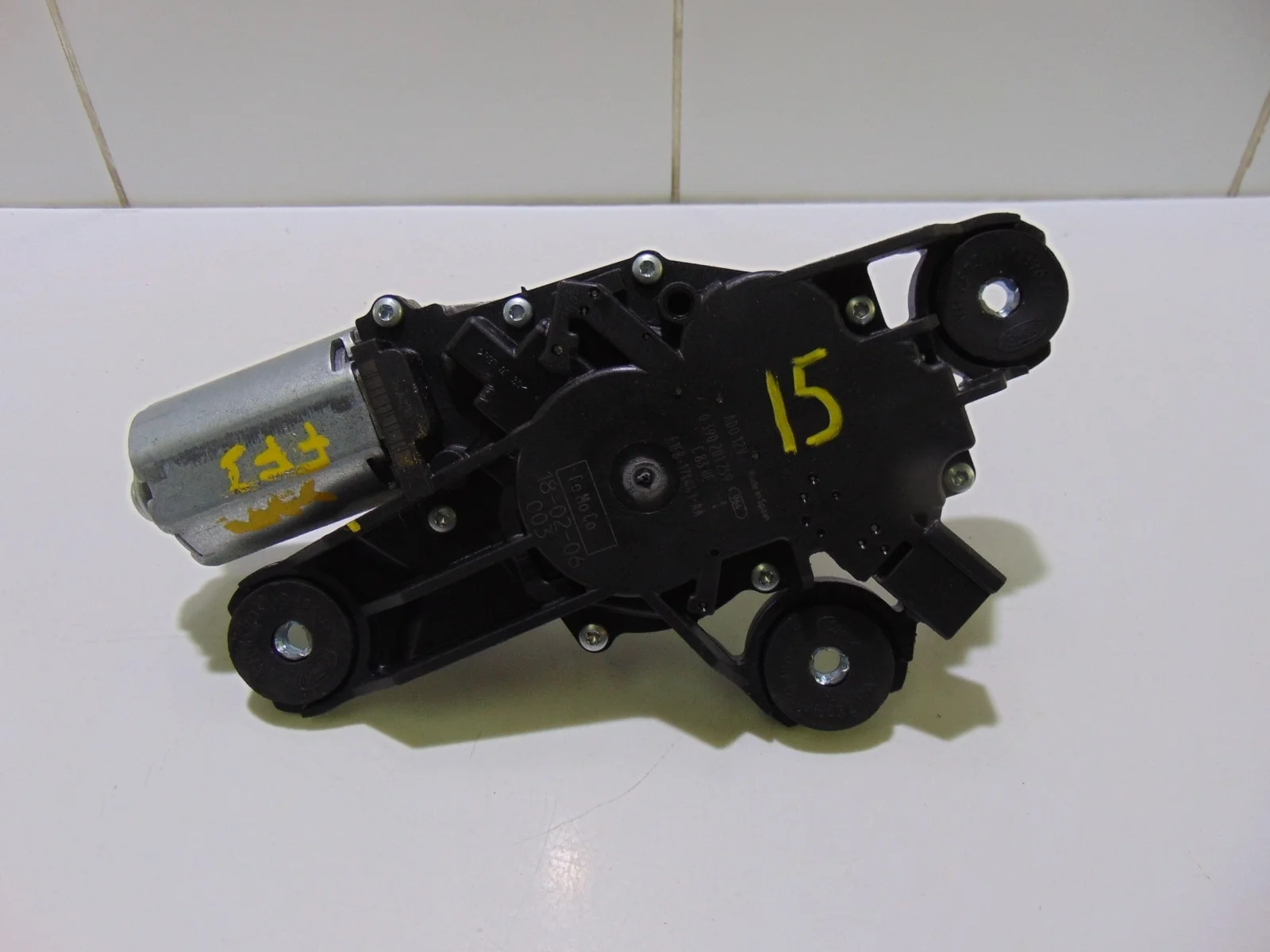 Моторчик стеклоочистителя FORD FOCUS 2010+ F1FB17K441AA 3 ХЭТЧБЕК, задний