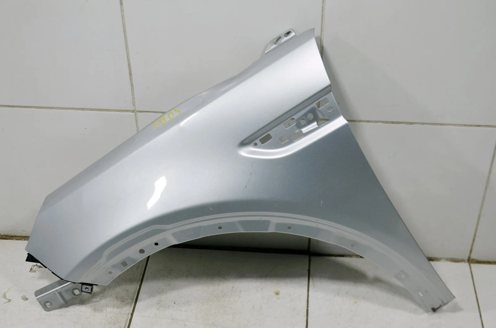 Крыло LAND ROVER DISCOVERY SPORT 2015+ LR061384 L550, левое