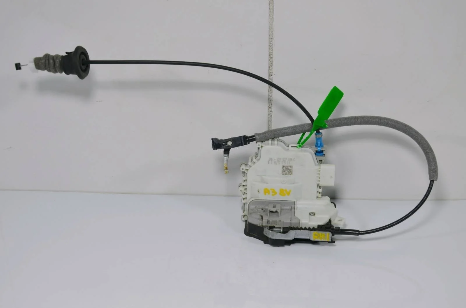 Замок двери AUDI A3 2012+ 8X1837016C 8V, передний правый