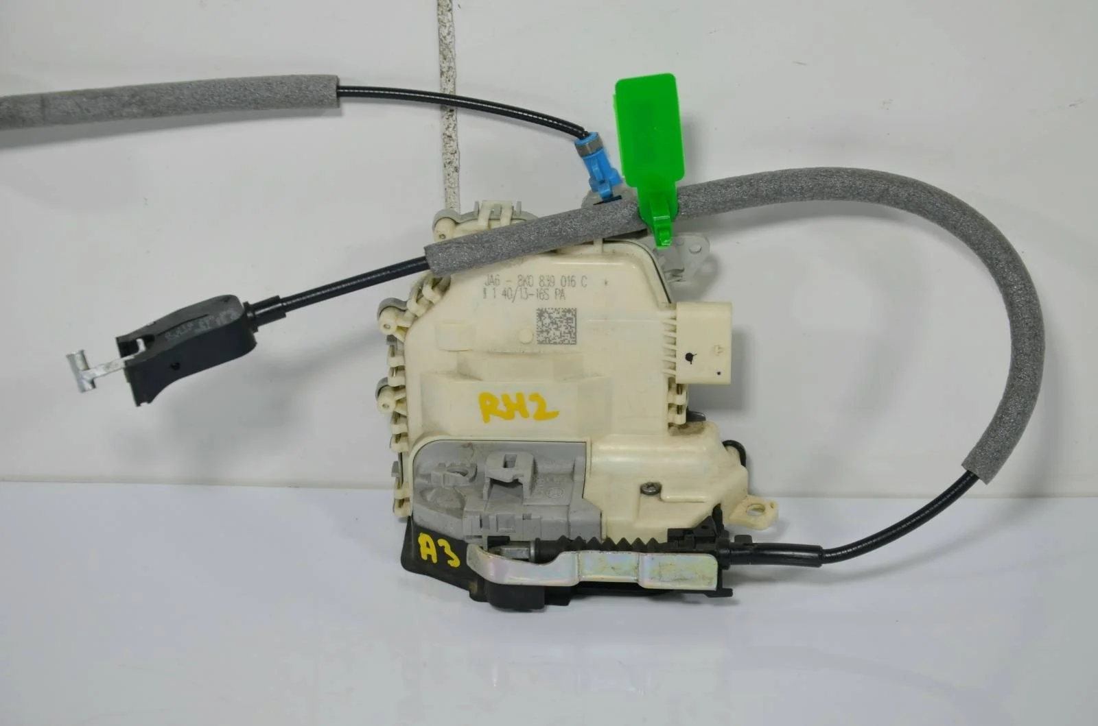 Замок двери AUDI Q3 2011+ 8K0839016C 8U, задний правый