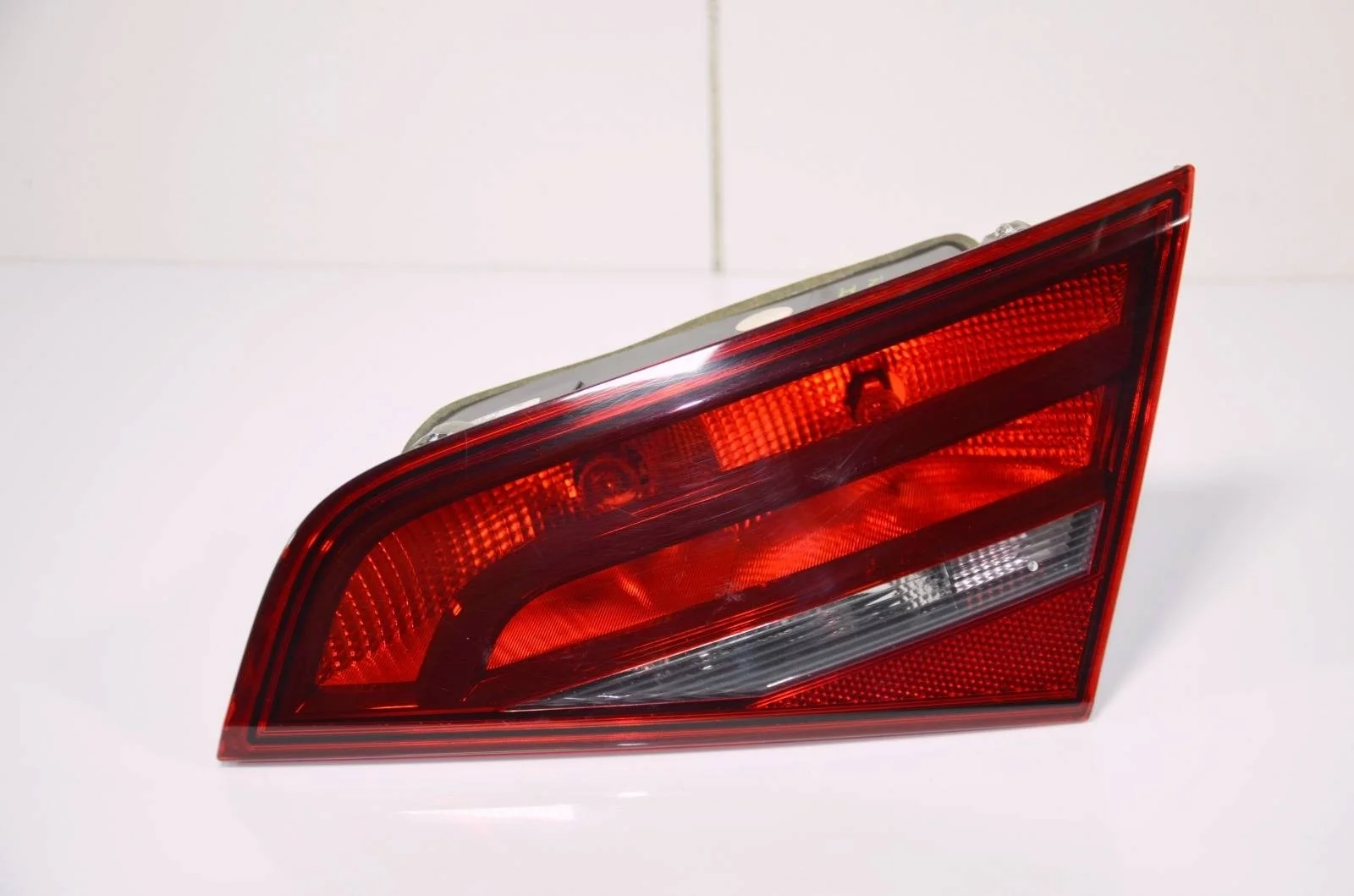 Фонарь AUDI A3 2012-2020 8V4945094 8V, правый