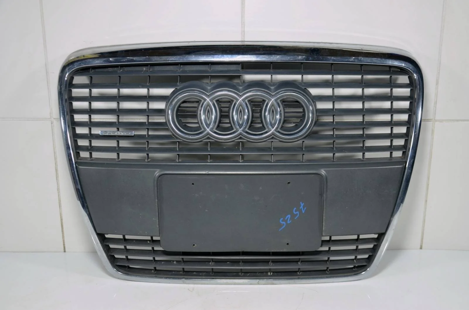 Решетка радиатора AUDI A6 2004+ 4F08536511QP C6