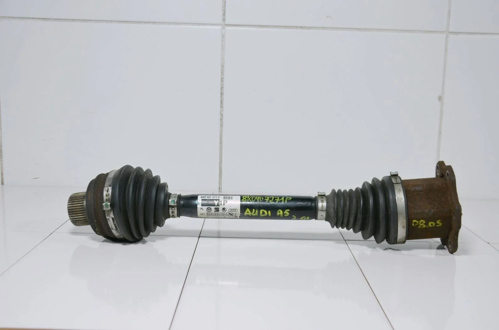 Привод AUDI A5 2008-2016 8K0407271P, передний