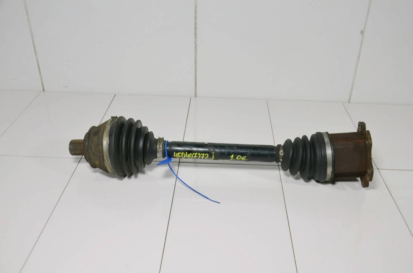 Привод AUDI A6 2005-2011 4F0407272J C6 3.2 BKH, передний правый