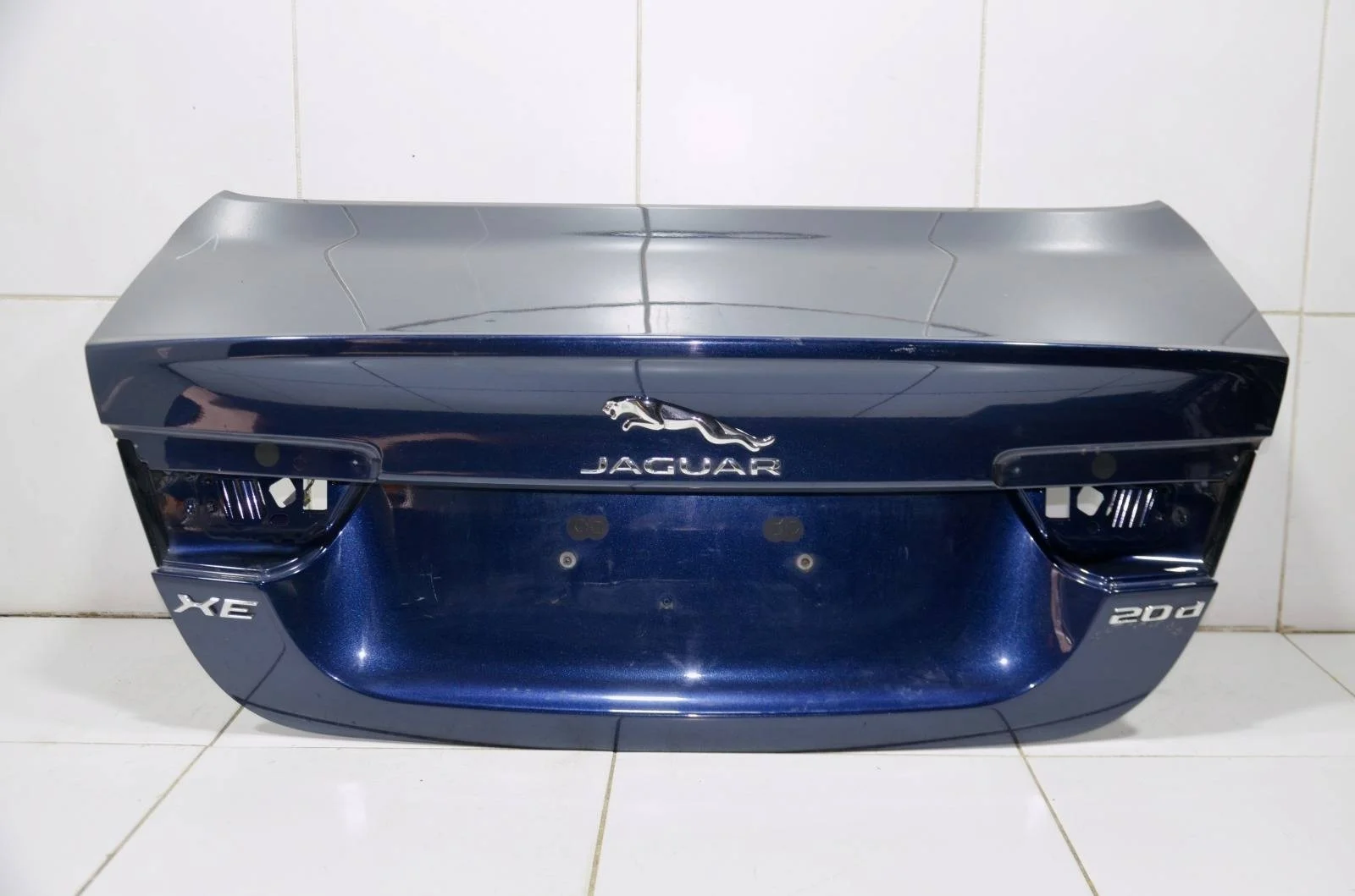 Крышка багажника JAGUAR XE 2015+ T4N3190 X760