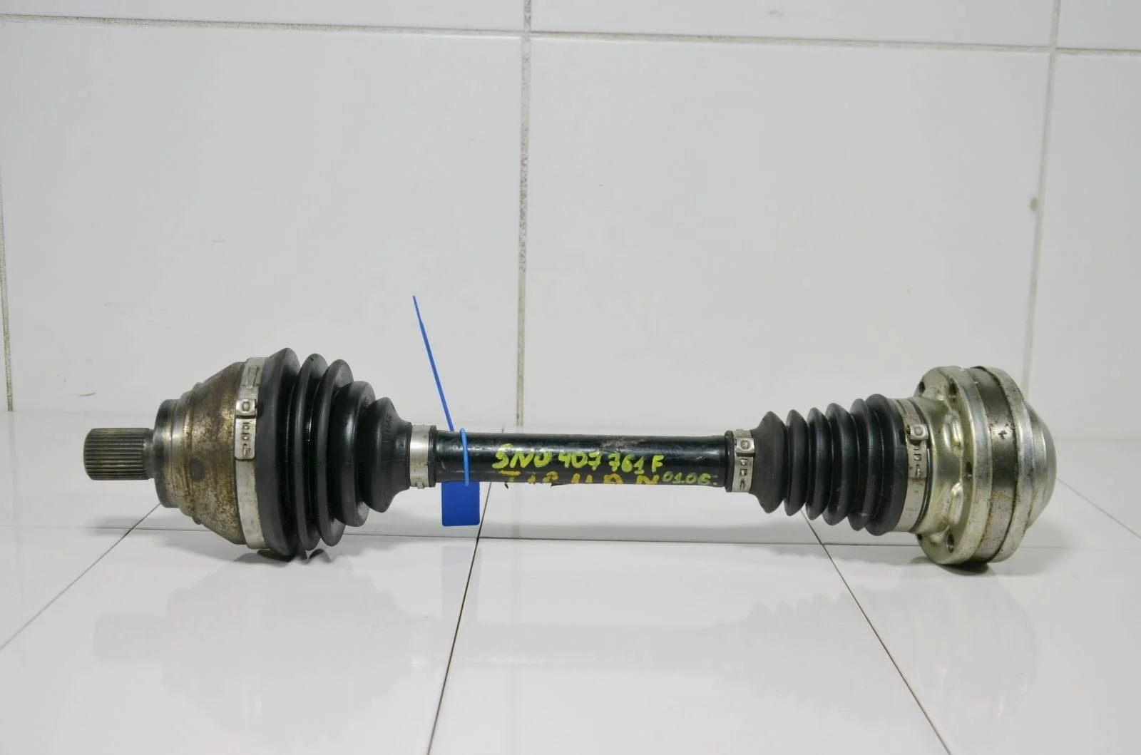 Привод VOLKSWAGEN TIGUAN 2008+ 5N0407763D, передний левый