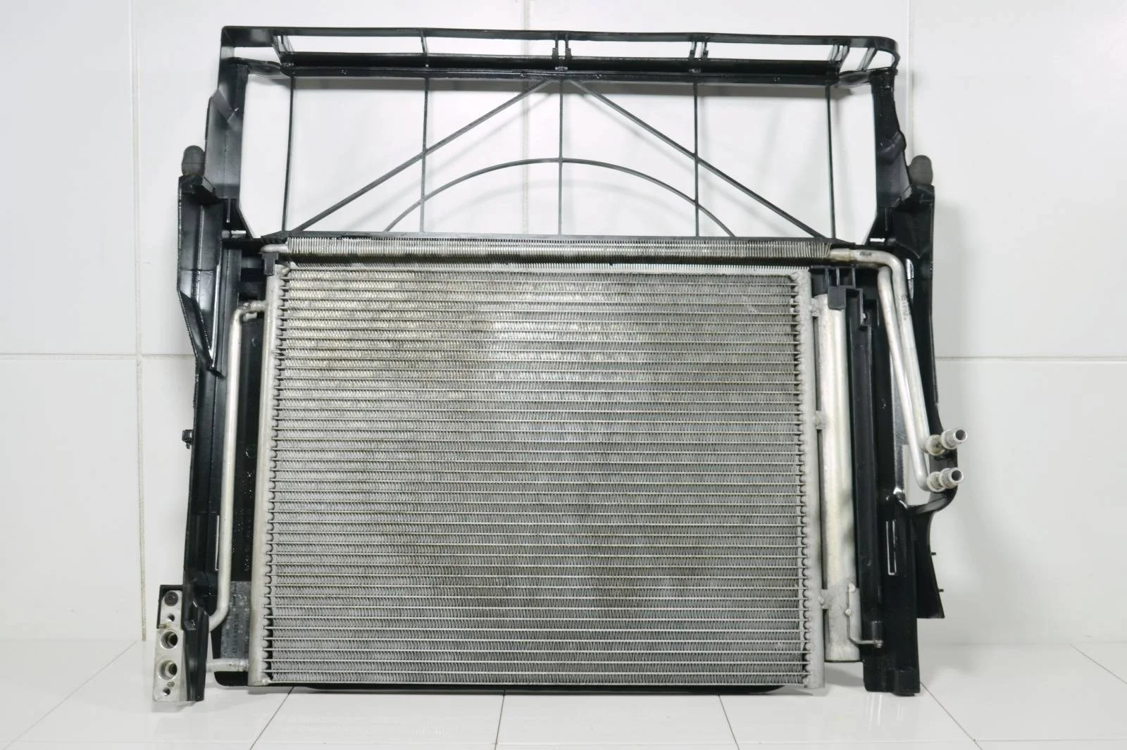 Радиатор кондиционера BMW X5 1999-2006 64536914216 Е53 M54B30