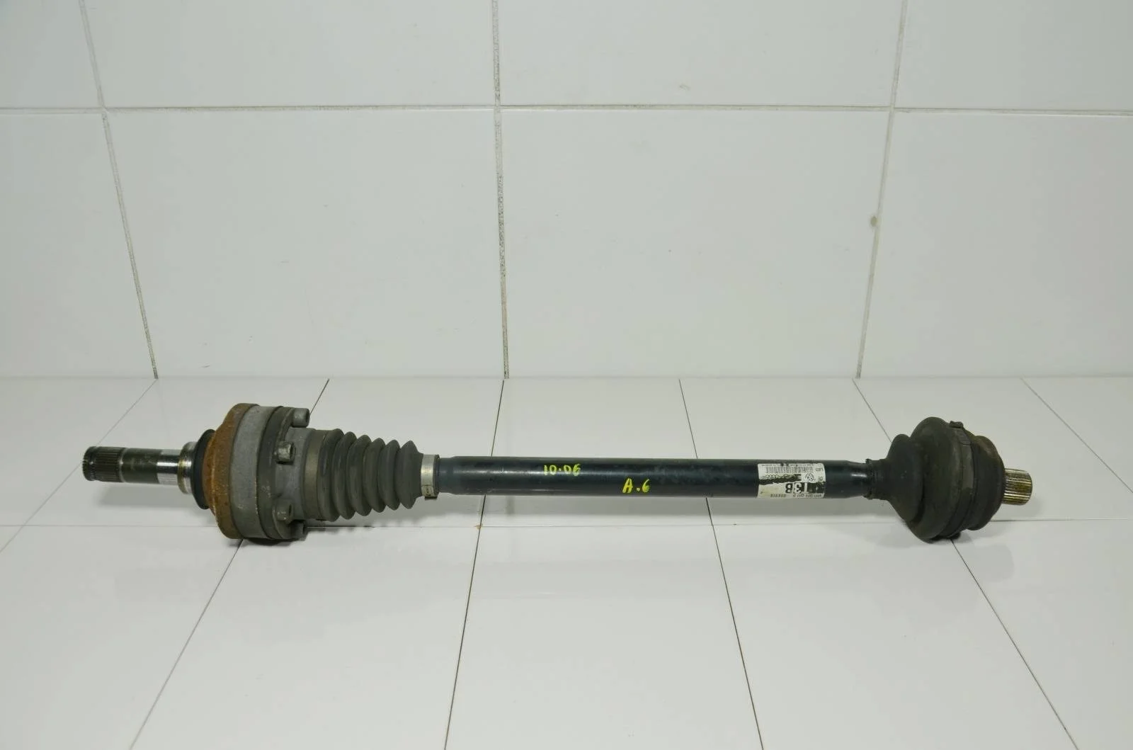 Привод AUDI A6 2004-2011 4F0501203B C6 3.2 AUK/BKH, задний