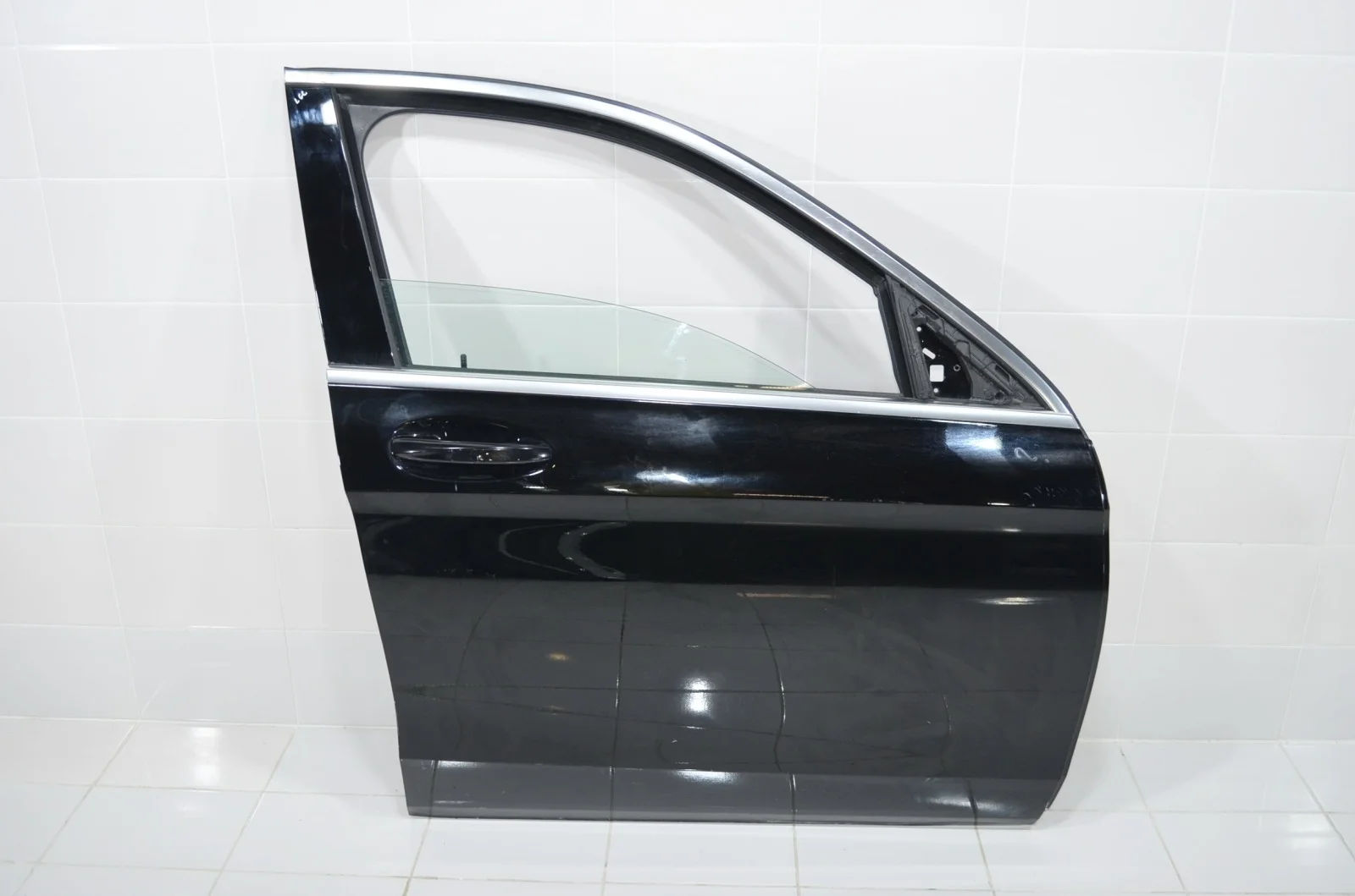 Дверь MERCEDES-BENZ GLC-Class 2015+ A2537200405 X253, передняя правая