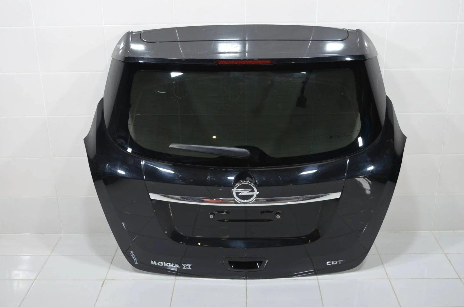 Крышка багажника OPEL MOKKA 2012+ 25981261