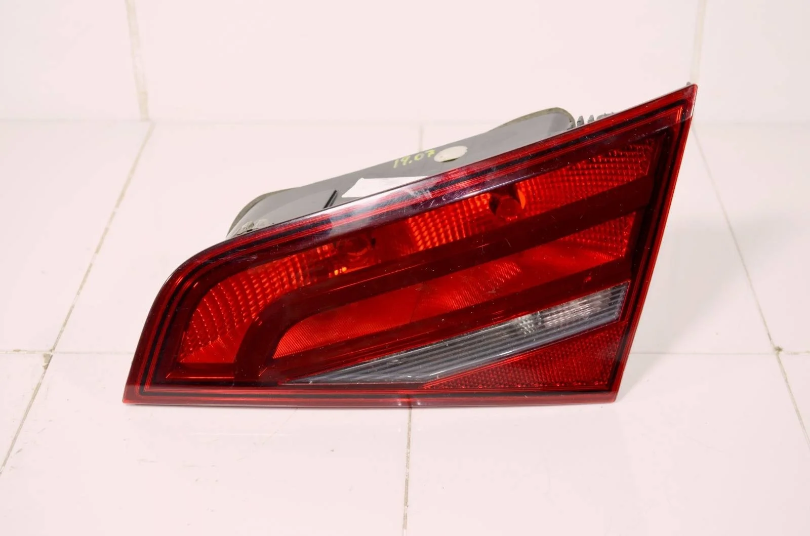 Фонарь AUDI A3 2012-2020 8V4945094 8V, правый