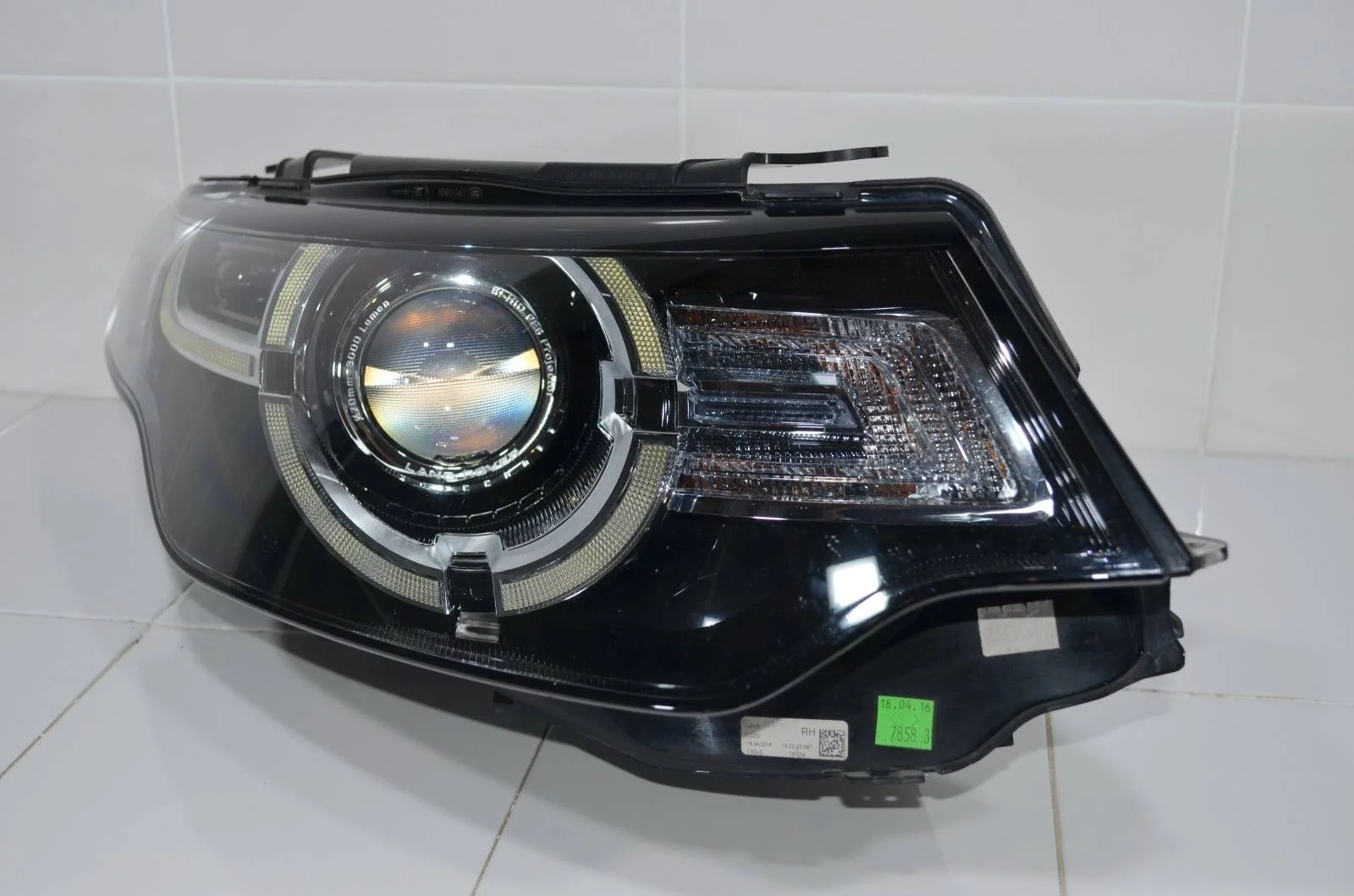 Фара LAND ROVER DISCOVERY SPORT 2015+ LR060880 L550, правая