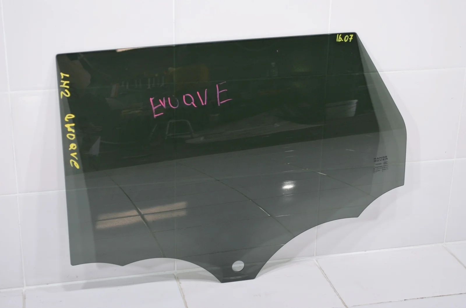 Стекло двери LAND ROVER RANGE ROVER EVOQUE 2011+ LR026715 L538, заднее левое