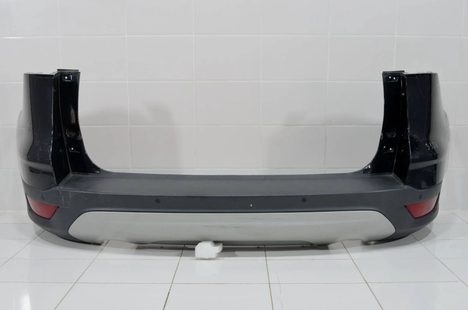 Бампер FORD KUGA 2012+ 1837225 CBS, задний