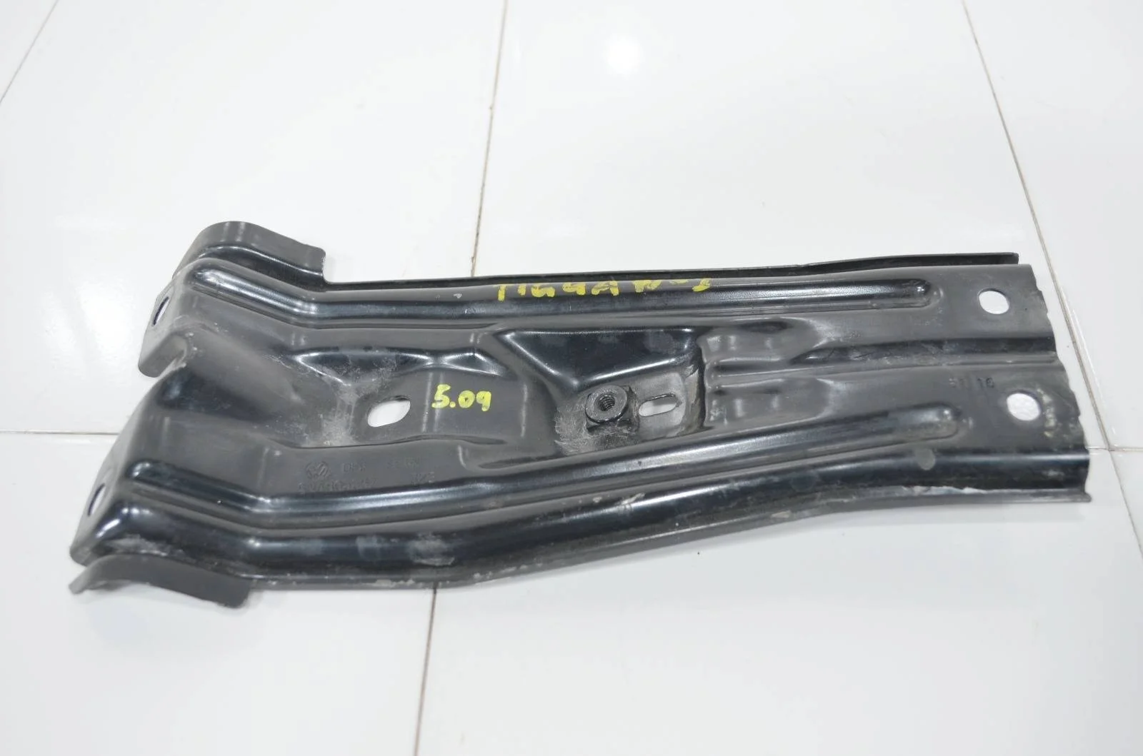 Распорка передней панели VOLKSWAGEN TIGUAN 2016+ 5NA805567 2