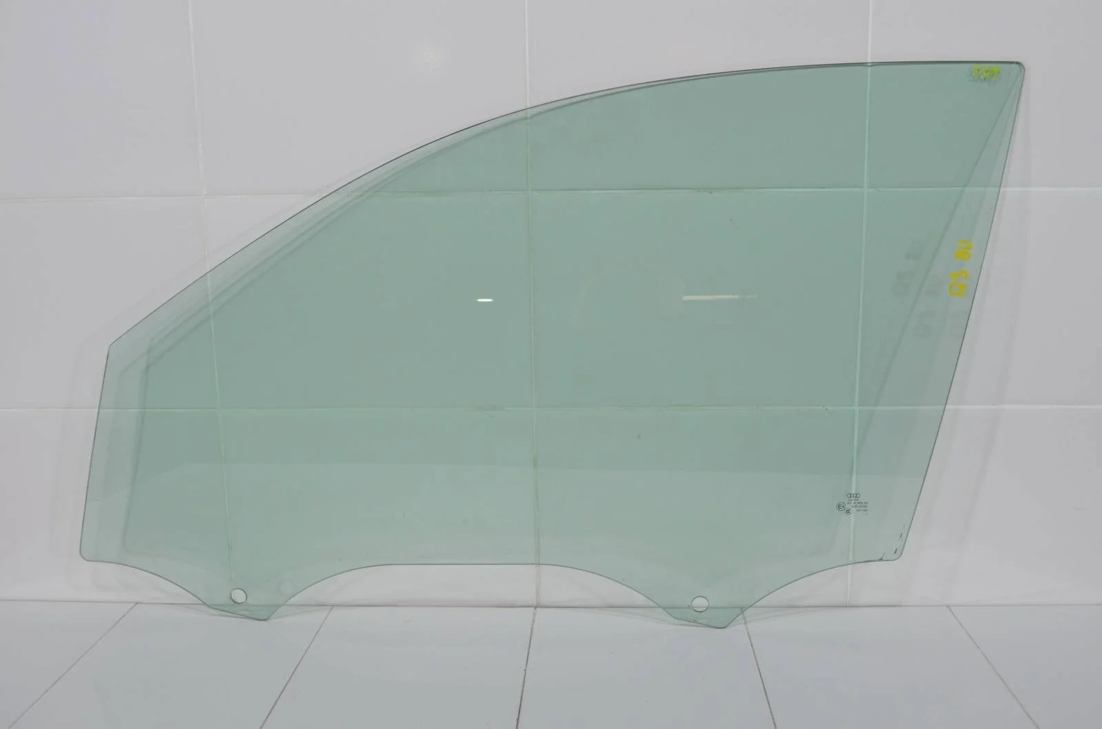 Стекло двери AUDI Q3 2012-2018 8U0845201 8U, переднее левое