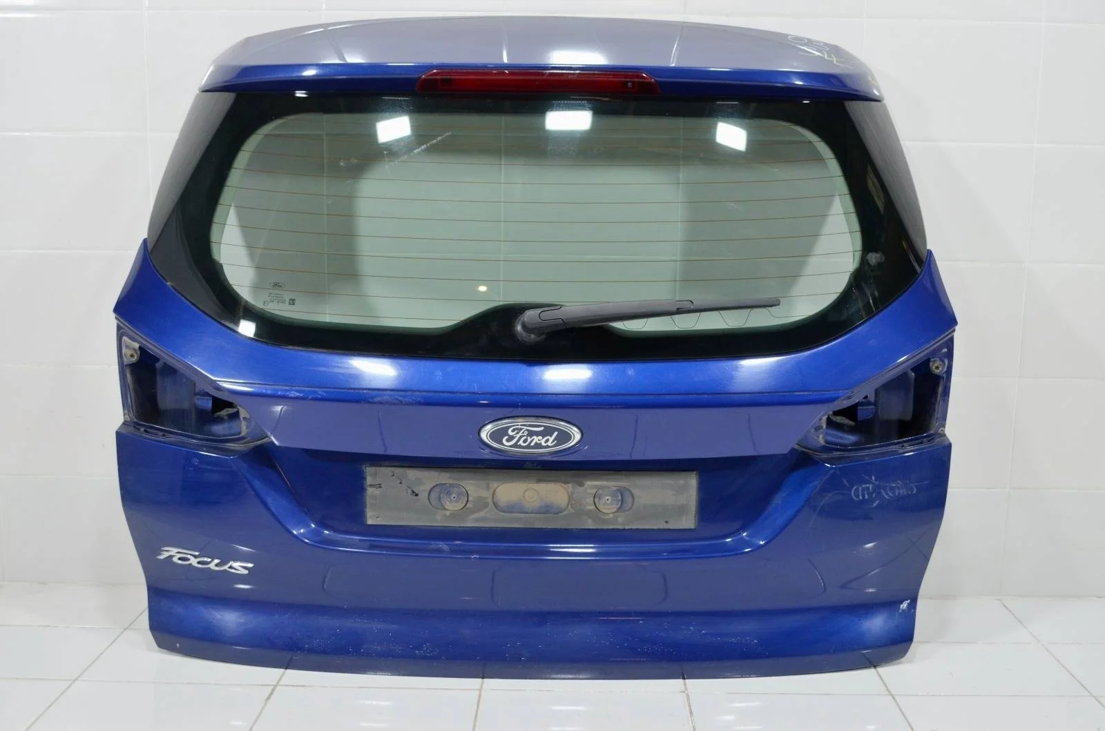 Крышка багажника FORD FOCUS 2010-2019 1834446 3 УНИВЕРСАЛ