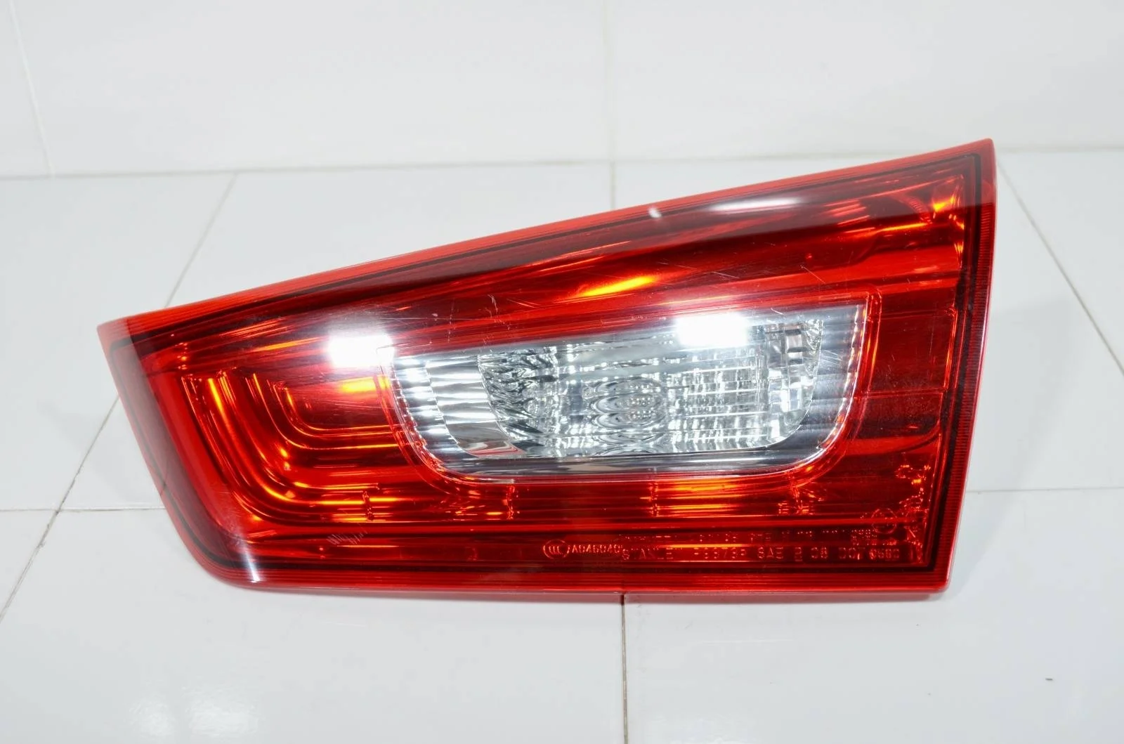 Фонарь внутренний MITSUBISHI ASX 2010+ 8336A088, правый