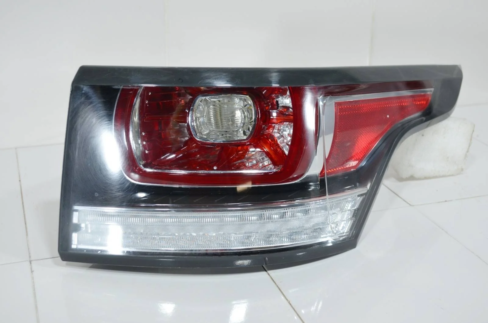 Фонарь LAND ROVER RANGE ROVER SPORT 2013+ LR061588 L494, задний правый
