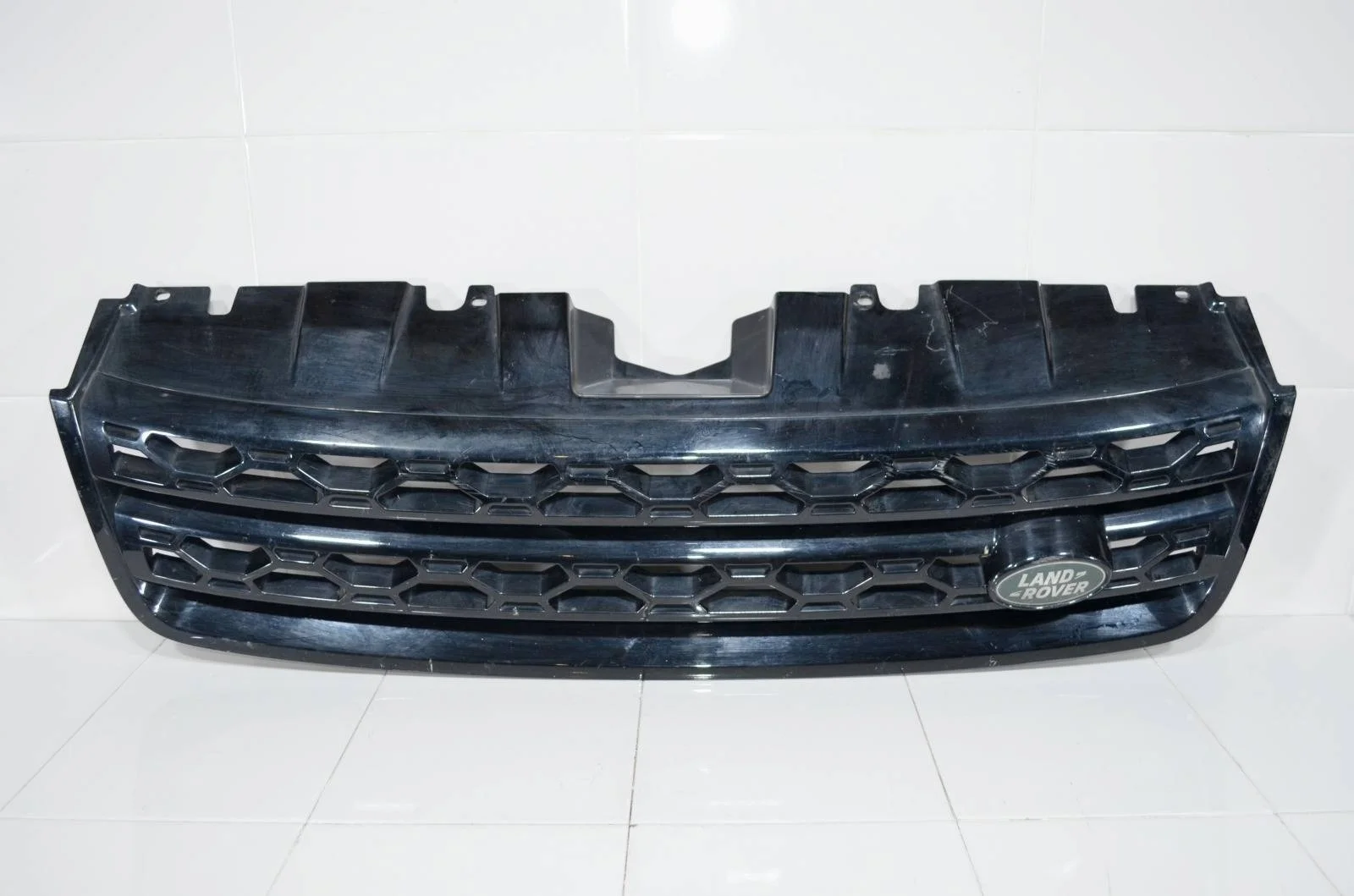 Решетка радиатора LAND ROVER DISCOVERY SPORT 2015+ LR066143 L550