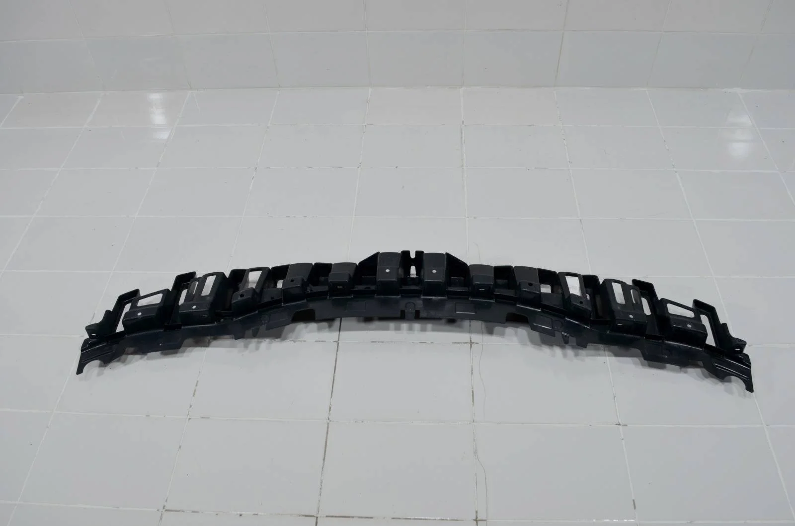 Кронштейн бампера центральный LAND ROVER SPORT 2013+ LR045204 L494, передний