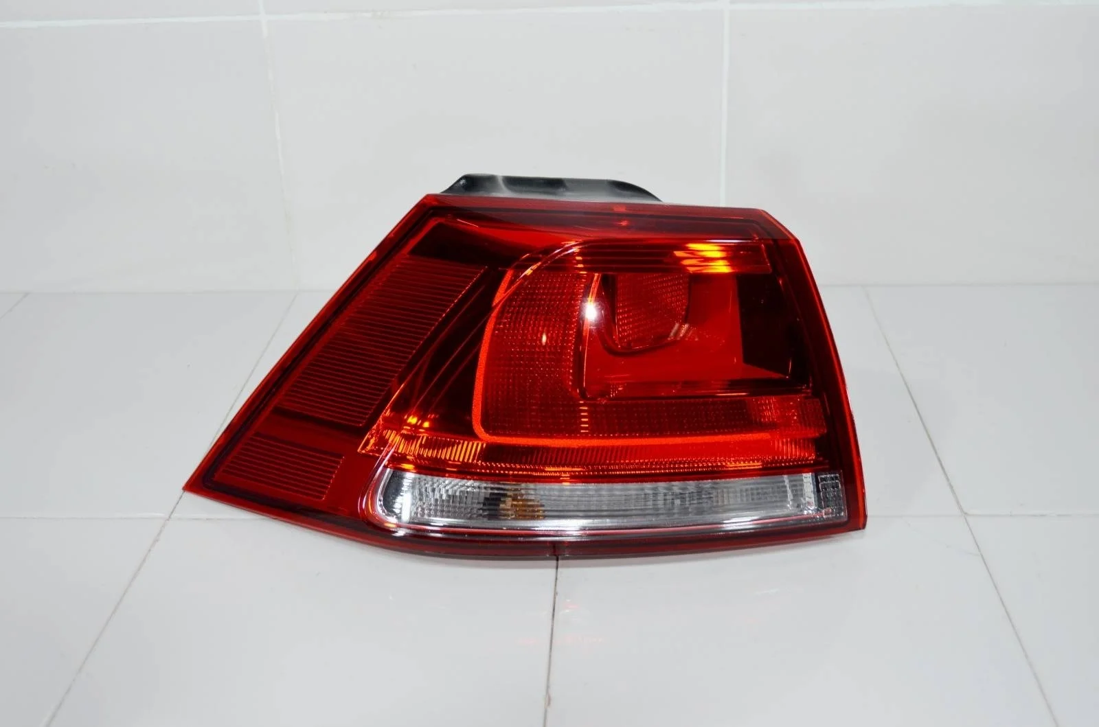 Фонарь VOLKSWAGEN GOLF 2012+ 5G0945095 7, левый