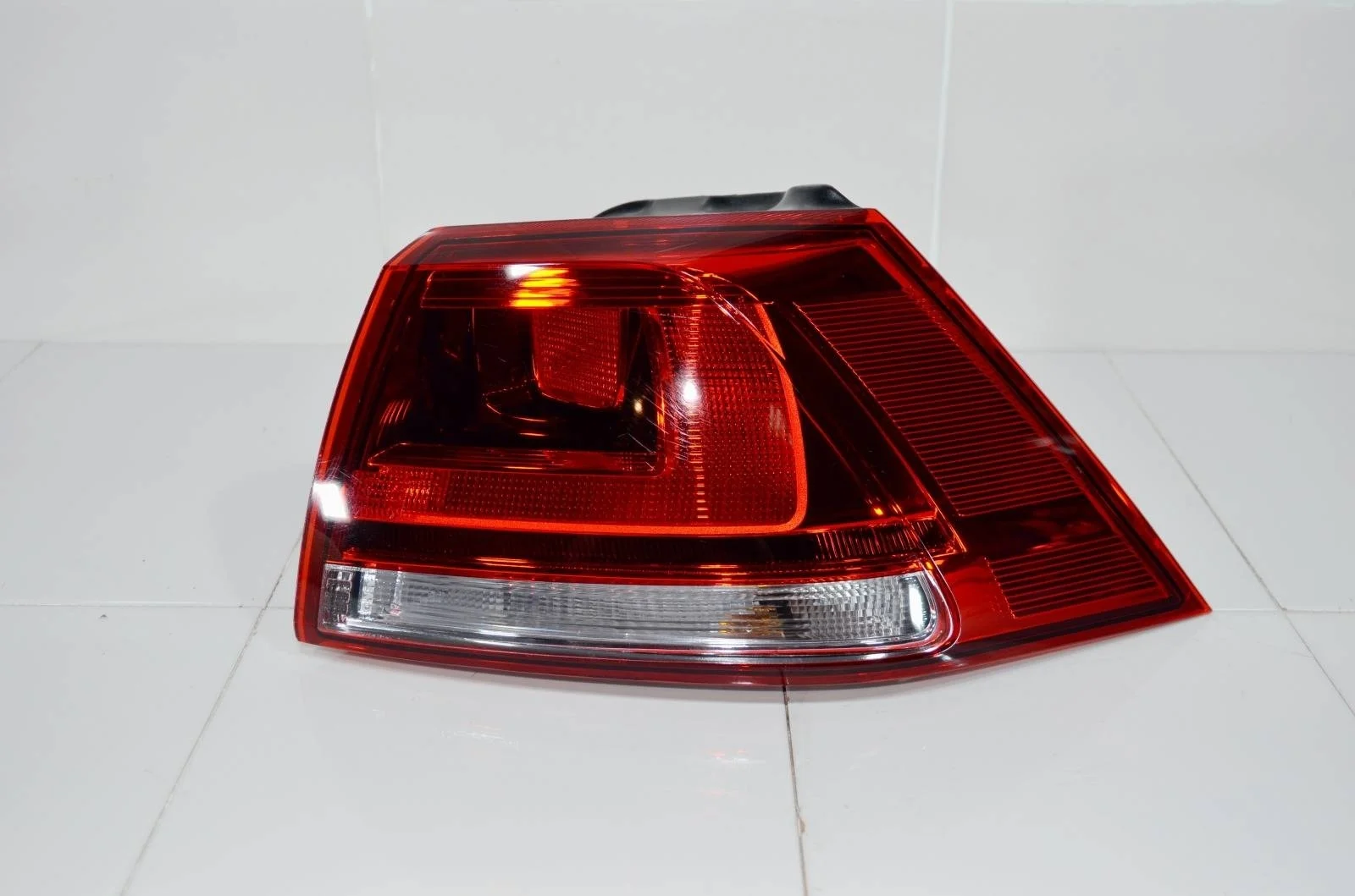 Фонарь VOLKSWAGEN GOLF 2012+ 5G0945096M 7, правый