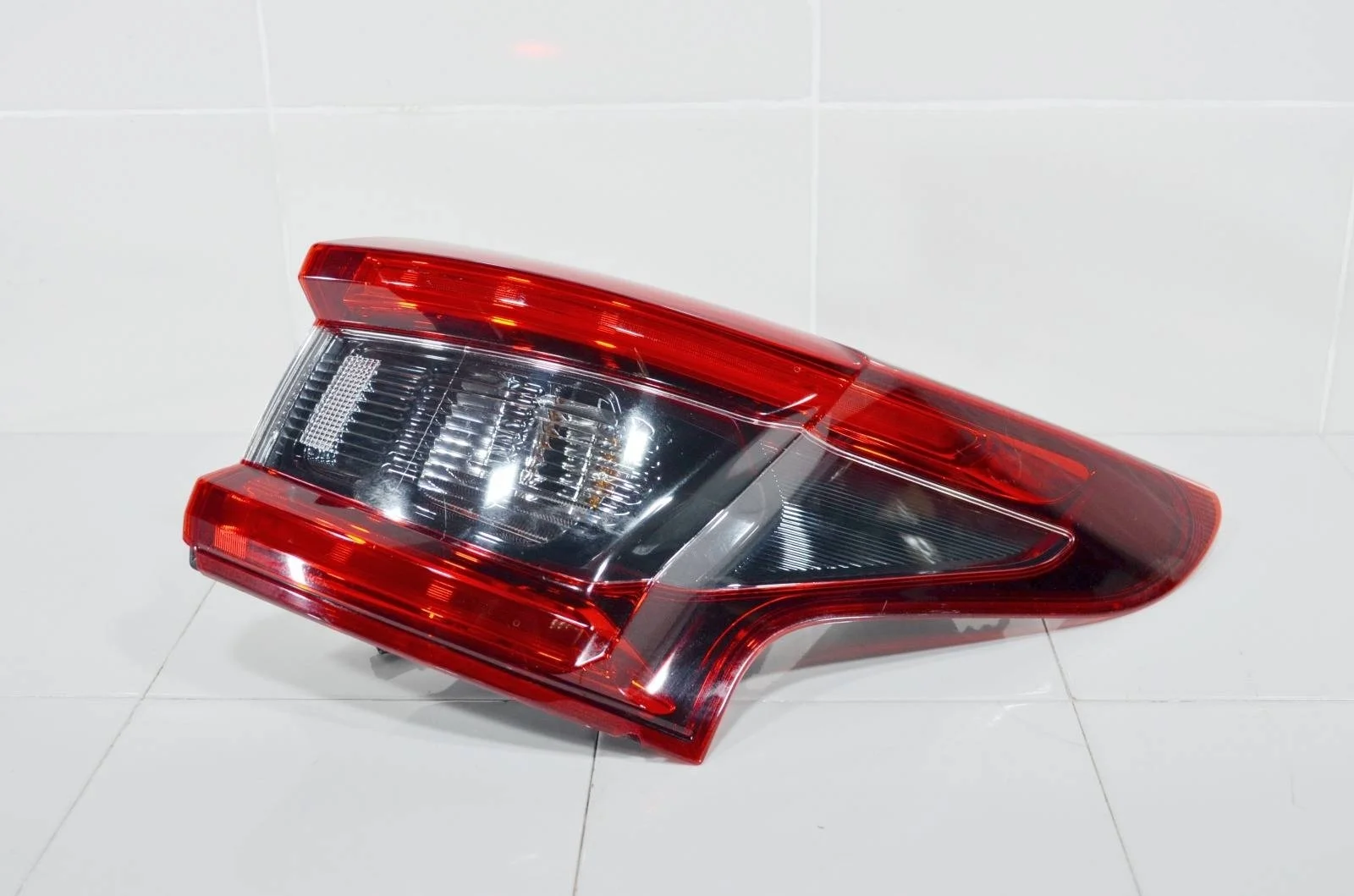 Фонарь Nissan QASHQAI 2017+ 26550HV00A J11, правый