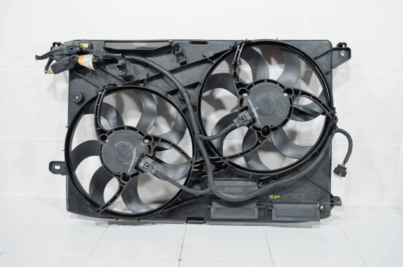 Диффузор в сборе FORD FUSION / MONDEO 2012+ 5205189 5